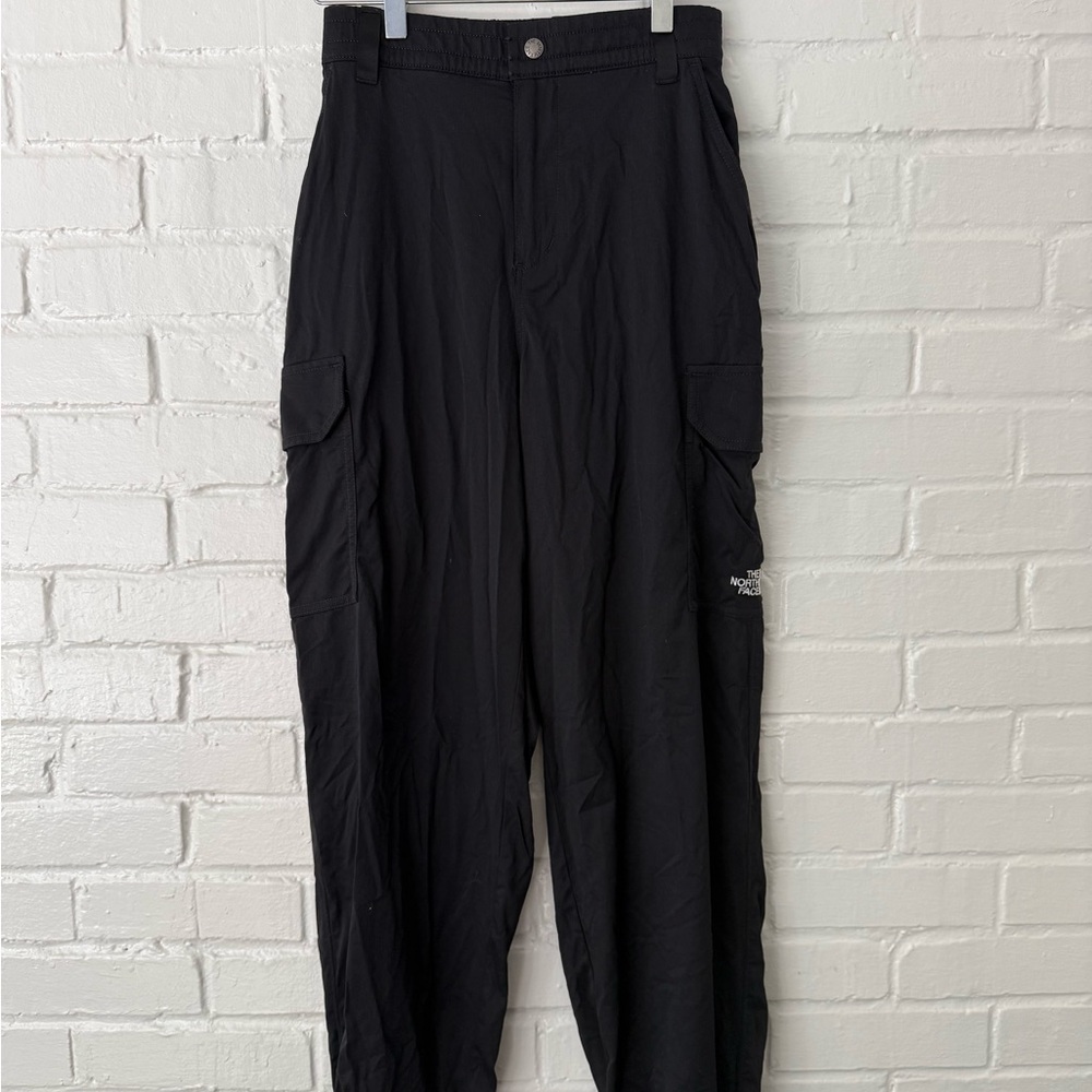 The North Face Woman’s Black Cargo Pants